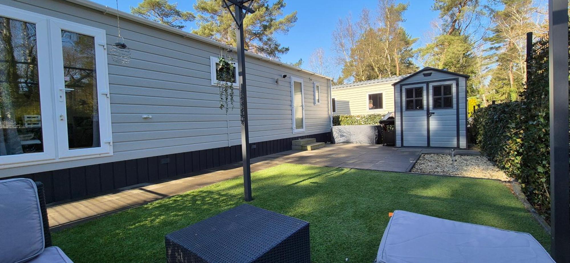 Het Veluwse Boshuisje Knus Chalet Met Omheinde Tuin Op De Veluwe Hoenderloo Exteriér fotografie